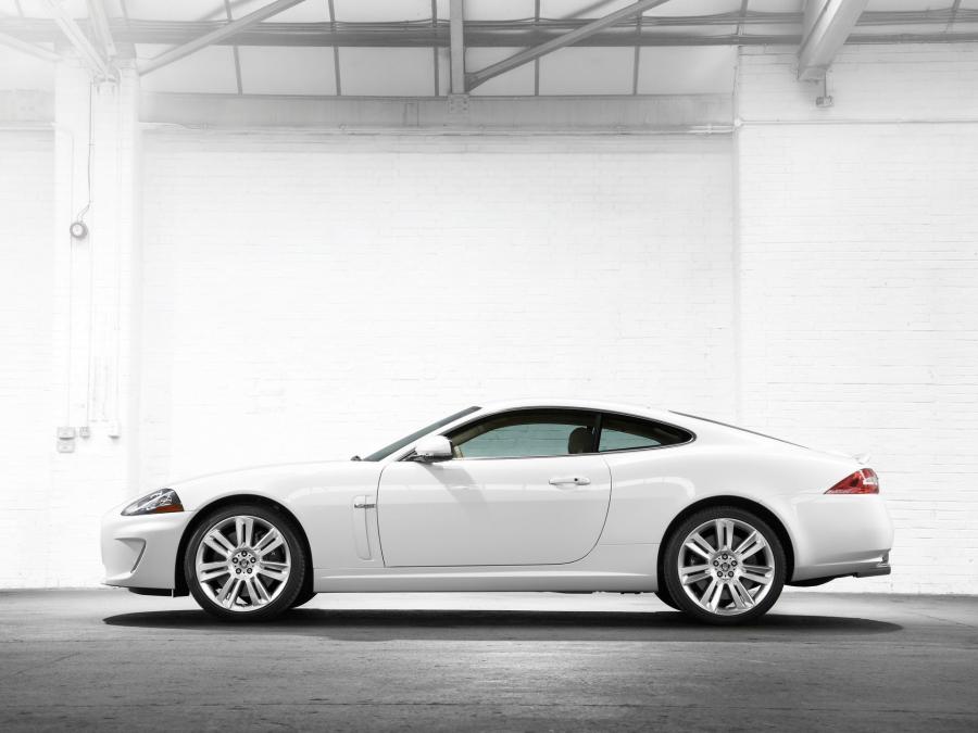  Jaguar XKR Coupe 2009 года  (фото 122 из 132)